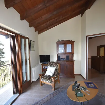 Casa vacanze Chalet In Trarego With Lake Maggiore View, Cleaning Included