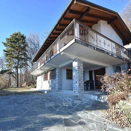 Casa vacanze Chalet In Trarego With Lake Maggiore View, Cleaning Included *