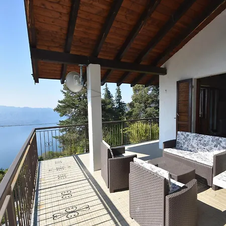 Chalet In Trarego With Lake Maggiore View, Cleaning Included Casa vacanze