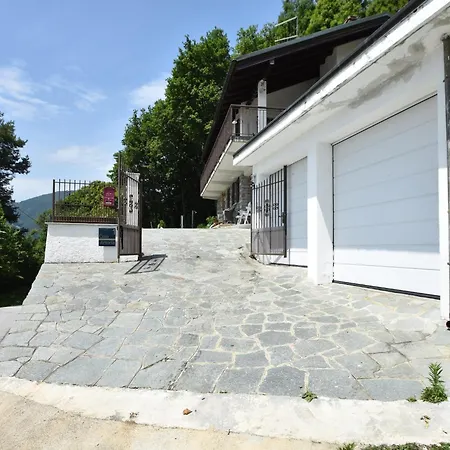 Casa vacanze Chalet In Trarego With Lake Maggiore View, Cleaning Included